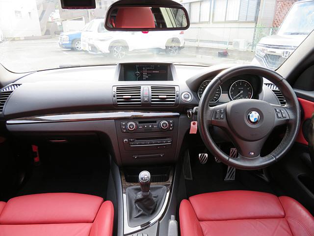 １シリーズ １３５ｉ　１３５ｉ（４名）Ｍパフォーマンスマフラー　ショートシフト　アクティブステアリング　アダプティブコーナリングライト　サンルーフ（22枚目）