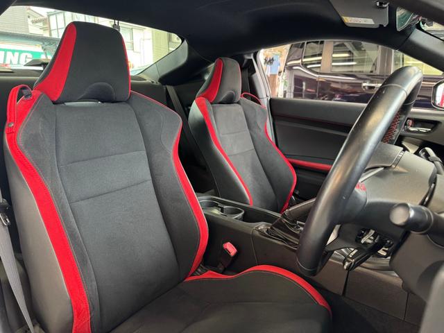 ８６ ＧＴ　ＶＡＲＩＳフロントバンパー＋サイドステップ　Ｃ－ＷＥＳＴフロントフェンダー　プロコンポジット　ＧＴ　ＷＩＮＧ　ＧｏｏｄＧｕｎボンネット　ＢＬＩＴＺ車高調　ＲＡＹＳ１８インチアルミ　ＧＲｅｄｄｙマフラー（5枚目）