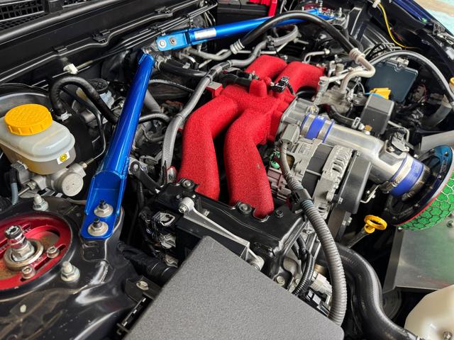 ８６ ＧＴ　ＶＡＲＩＳフロントバンパー＋サイドステップ　Ｃ－ＷＥＳＴフロントフェンダー　プロコンポジット　ＧＴ　ＷＩＮＧ　ＧｏｏｄＧｕｎボンネット　ＢＬＩＴＺ車高調　ＲＡＹＳ１８インチアルミ　ＧＲｅｄｄｙマフラー（16枚目）