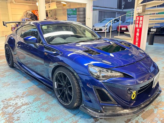８６ ＧＴ　ＶＡＲＩＳフロントバンパー＋サイドステップ　Ｃ－ＷＥＳＴフロントフェンダー　プロコンポジット　ＧＴ　ＷＩＮＧ　ＧｏｏｄＧｕｎボンネット　ＢＬＩＴＺ車高調　ＲＡＹＳ１８インチアルミ　ＧＲｅｄｄｙマフラー（25枚目）