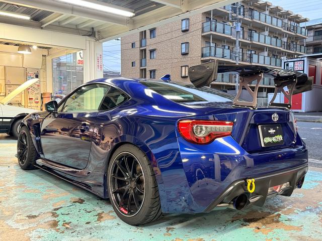 ８６ ＧＴ　ＶＡＲＩＳフロントバンパー＋サイドステップ　Ｃ－ＷＥＳＴフロントフェンダー　プロコンポジット　ＧＴ　ＷＩＮＧ　ＧｏｏｄＧｕｎボンネット　ＢＬＩＴＺ車高調　ＲＡＹＳ１８インチアルミ　ＧＲｅｄｄｙマフラー（30枚目）