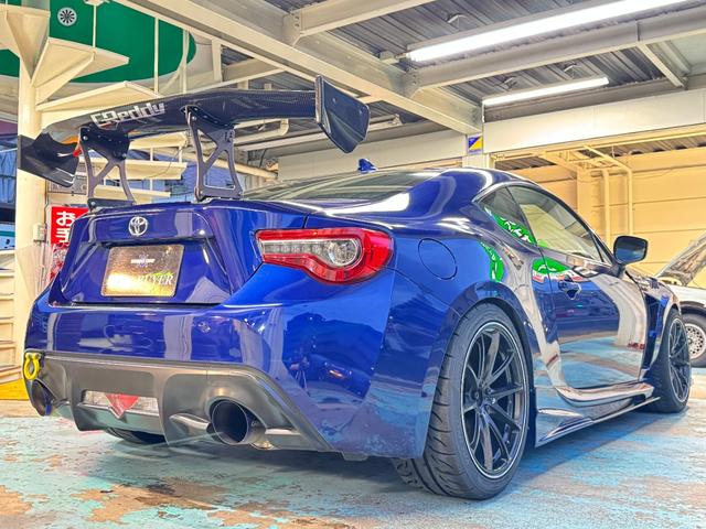 ８６ ＧＴ　ＶＡＲＩＳフロントバンパー＋サイドステップ　Ｃ－ＷＥＳＴフロントフェンダー　プロコンポジット　ＧＴ　ＷＩＮＧ　ＧｏｏｄＧｕｎボンネット　ＢＬＩＴＺ車高調　ＲＡＹＳ１８インチアルミ　ＧＲｅｄｄｙマフラー（39枚目）