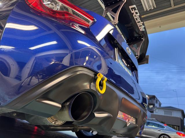 ８６ ＧＴ　ＶＡＲＩＳフロントバンパー＋サイドステップ　Ｃ－ＷＥＳＴフロントフェンダー　プロコンポジット　ＧＴ　ＷＩＮＧ　ＧｏｏｄＧｕｎボンネット　ＢＬＩＴＺ車高調　ＲＡＹＳ１８インチアルミ　ＧＲｅｄｄｙマフラー（41枚目）
