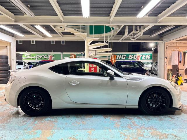 BRZ R STIフロントリップ ADVAN17インチアルミ(RSII) BLITZ車高調 前後ドライブレコーダー カロッツェリア地デジフルセグメモリナビ バックカメラ ETC(35枚目)