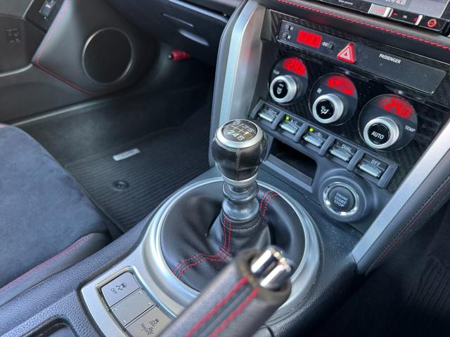 BRZ S 後期型 HKSハイパーマックスIVSP車高調 カロッツェリア地デジフルセグメモリ ETC ドライブレコーダー(12枚目)