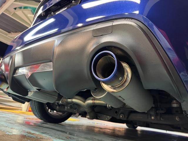 ＢＲＺ ＳＴＩ　スポーツ　ＢＬＩＴＺ車高調　ＢＬＩＴＺタワーバー　アペックスマフラー　三菱ＤＩＡＴＯＮＥナビ（地デジフルセグ）　バックカメラ　ＥＴＣ　ドラレコ（3枚目）