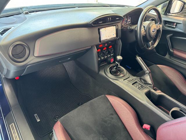 ＢＲＺ ＳＴＩ　スポーツ　ＢＬＩＴＺ車高調　ＢＬＩＴＺタワーバー　アペックスマフラー　三菱ＤＩＡＴＯＮＥナビ（地デジフルセグ）　バックカメラ　ＥＴＣ　ドラレコ（9枚目）