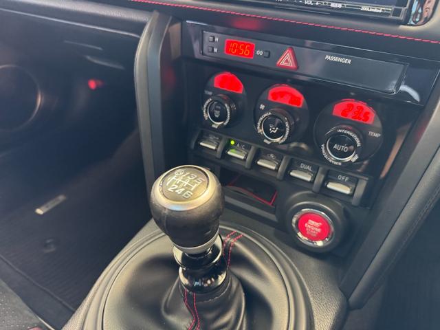 ＢＲＺ ＳＴＩ　スポーツ　ＢＬＩＴＺ車高調　ＢＬＩＴＺタワーバー　アペックスマフラー　三菱ＤＩＡＴＯＮＥナビ（地デジフルセグ）　バックカメラ　ＥＴＣ　ドラレコ（16枚目）