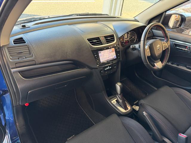 スイフトスポーツ ベースグレード　ＭｏｎｓｔｅｒＳｐｏｒｔサスペンション＆マフラー＆カーボンＧＴウイング　エンケイＰＦ０７アルミ（１７インチ）　Ｐａｎａｓｏｎｉｃ地デジフルセグメモリナビ　ＥＴＣ　ドライブレコーダー（6枚目）