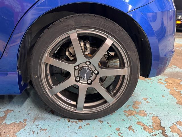 スイフトスポーツ ベースグレード　ＭｏｎｓｔｅｒＳｐｏｒｔサスペンション＆マフラー＆カーボンＧＴウイング　エンケイＰＦ０７アルミ（１７インチ）　Ｐａｎａｓｏｎｉｃ地デジフルセグメモリナビ　ＥＴＣ　ドライブレコーダー（33枚目）