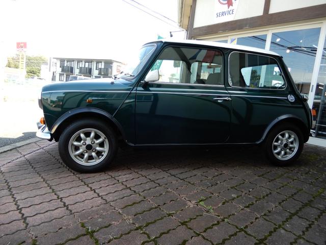 ＭＩＮＩ クーパー１．３　キャブクーパー　ワンオーナー車　右Ｈ　１１８００ｋｍ　マニュアル　ボディー外装オールペイント　ハイローキット（8枚目）