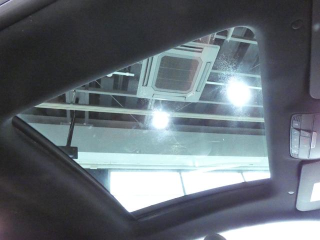 Eクラス E200 クーペ スポーツ エクスクルーシブPKG レーダーセーフティ パノラマサンルーフ レッド&ブラックレザーシート シートヒーター ナビTV360カメラ ヘッドアップディスプレイ ブルメスターサウンド マルチビームLED ROLF20インチアルミ(4枚目)