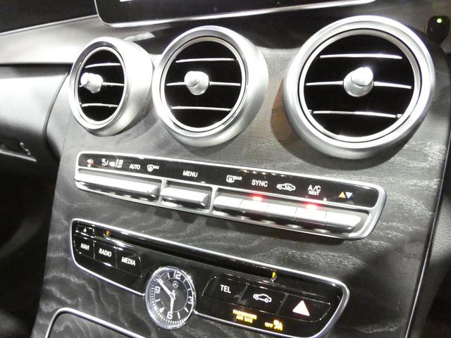 室内の空気をクリーンに保つマイクロエアフィルター内蔵のフルオートエアコン！