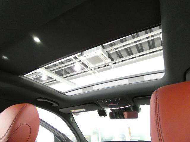 �p�m���~�b�N�X���C�f�B���O���[�t�͑O��Q���̃K���X�ō\������Ă���A�O�������͊J�\�ł��I