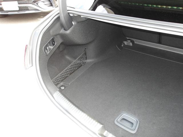 Ｃクラス Ｃ２００アバンギャルド　ＡＭＧライン　認定保証２年・禁煙車・パノラミックルーフ・レザーエクスクルーシブパッケージ・ベーシックパッケージ・オブシディアンブラック・（２３０１）（55枚目）