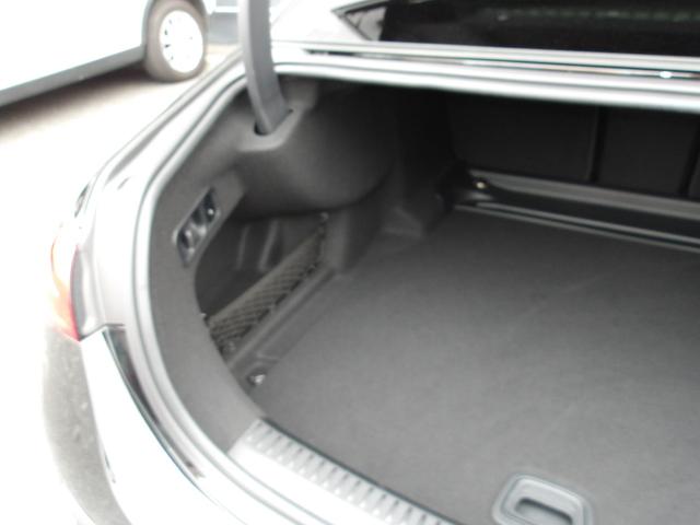 Eクラス E220d アバンギャルド AMGラインパッケージ 認定保証2年・禁煙車・ワンオーナー・レザーエクスクルーシブパッケージ・デジタルインテリアパッケージ・アドバンスドパッケージ・オブシディアンブラック・(2401)(54枚目)