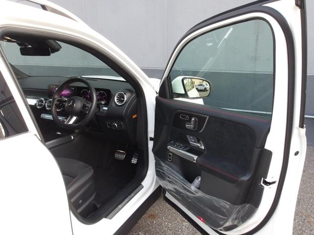 GLB GLB200d 4マチック AMGラインパッケージ 認定保証2年・禁煙車・ワンオーナー・パノラミックルーフ・ポーラホワイト・フットトランクオープナー・アンビエントライト・360度カメラ・(2502)((41枚目)