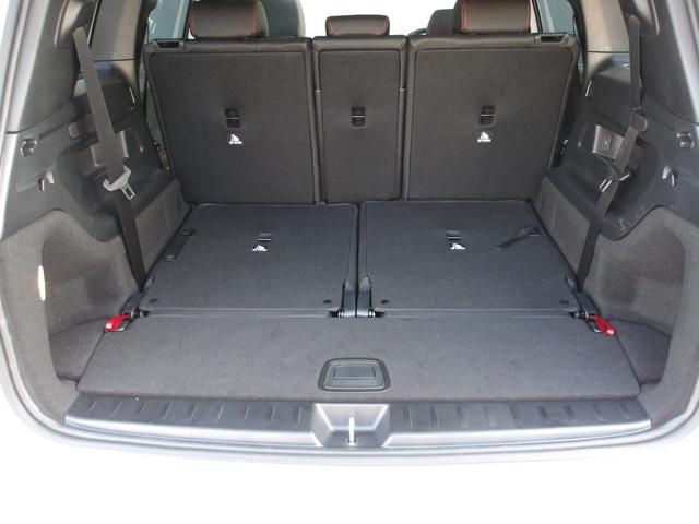 GLB GLB200d 4マチック AMGラインパッケージ 認定保証2年・禁煙車・ワンオーナー・パノラミックルーフ・ポーラホワイト・フットトランクオープナー・アンビエントライト・360度カメラ・(2502)((51枚目)