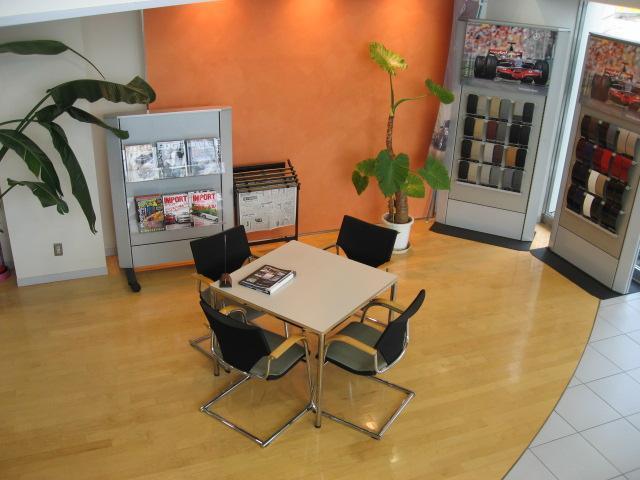 Ｃクラス Ｃ１８０カブリオレスポーツレザエクスクルシブパッケジ　認定保証２年・禁煙車・レーダーセーフティパッケージ・アンビエントライト・レザーエクスクルーシブパッケージ・エアボディコントロールサスペンション・ダイヤモンドホワイト・（２００１）（47枚目）