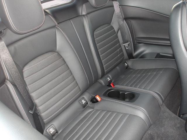 Ｃクラス Ｃ１８０カブリオレスポーツレザエクスクルシブパッケジ　認定保証２年・禁煙車・レーダーセーフティパッケージ・アンビエントライト・レザーエクスクルーシブパッケージ・エアボディコントロールサスペンション・ダイヤモンドホワイト・（２００１）（56枚目）