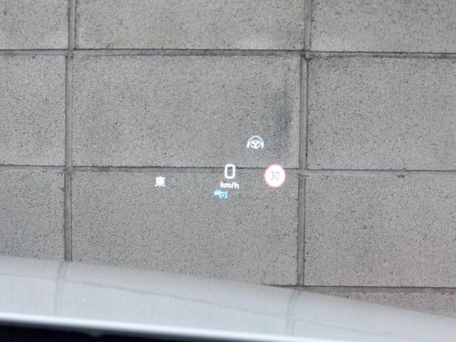 Ｃクラス Ｃ１８０カブリオレスポーツレザエクスクルシブパッケジ　認定保証２年・禁煙車・レーダーセーフティパッケージ・アンビエントライト・レザーエクスクルーシブパッケージ・エアボディコントロールサスペンション・ダイヤモンドホワイト・（２００１）（80枚目）