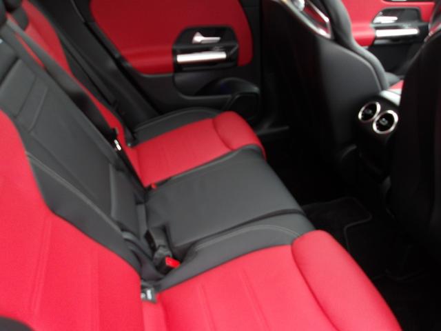 GLAクラス GLA35 4マチック 認定保証2年・禁煙車・パノラミックルーフ・アドバンスドパッケージ・AMGパフォーマンスパッケージ・デジタルホワイト・(2302)(53枚目)