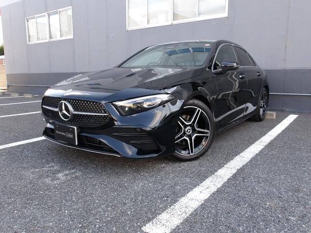 Aクラスセダン A180セダン AMGラインパッケージ 認定保証2年・禁煙車・コスモスブラック・フットトランクオープナー・アンビエントライト・AMGライン・純正ドライブレコーダー前後・(2502)(4枚目)