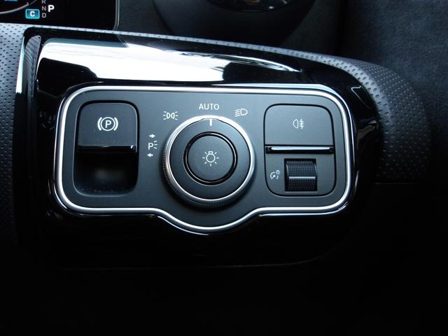 Aクラスセダン A180セダン AMGラインパッケージ 認定保証2年・禁煙車・コスモスブラック・フットトランクオープナー・アンビエントライト・AMGライン・純正ドライブレコーダー前後・(2502)(67枚目)