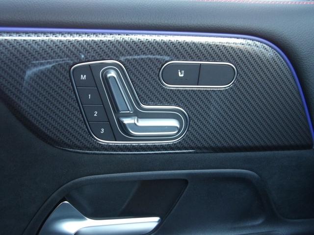 GLB GLB200d 4マチック AMGラインパッケージ 後期・認定保証2年・禁煙車・パノラミックルーフ・アンビエントライト・コスモスブラック・自動開閉テールゲート・純正ドライブレコーダー前後・(2401)(63枚目)