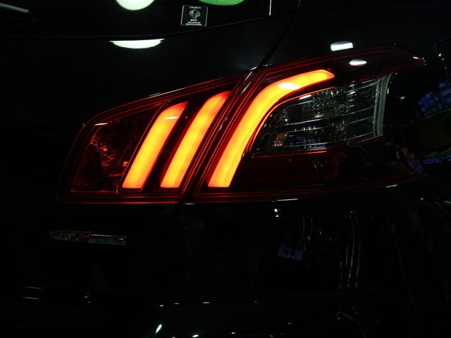 GTライン ブルーHDi ブラックパック 禁煙車輌 新車保証継承 特別仕様車 ディーゼルターボ 取扱説明書 新車時保証書 点検記録 スペアキー 18インチブラックアロイホイール ダーククロームライオンエンブレム ラックフロントグリル(79枚目)