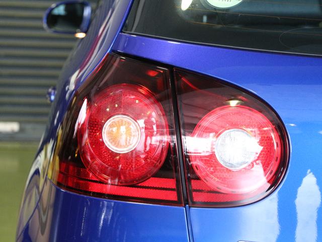 ゴルフ Ｒ３２　禁煙車　ＨＤＤナビゲーション　フルセグＴＶ　レザーシート　シートヒーター　レーダー探知機　クルーズコントロール　バイキセノンヘッドライト　ツインエキゾーストパイプ　専用ブレーキキャリパー　純正１８ＡＷ（73枚目）