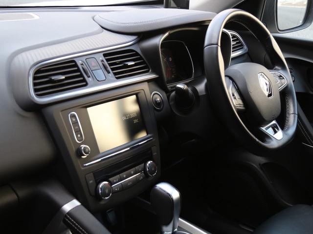 カジャー インテンス　禁煙車　フルＬＥＤヘッドライト　イージーパーキングアシスト　レザーシート　シートヒーター　ドライブレコーダー　レーダー探知機　クルーズコントロール　エマージェンシーブレーキサポート　後側方車両検知警報（50枚目）