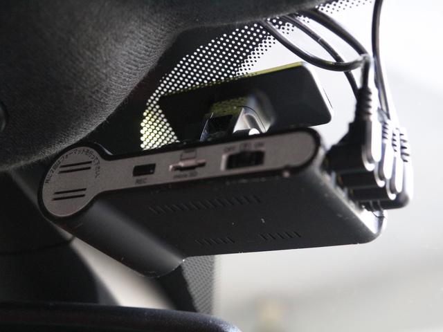 アバルト595 コンペティツィオーネ 禁煙車 7V型ワイドVGA地上デジタルTVナビ バックカメラ 純正オプションドライブレコーダー アームレスト キセノンヘッドライト ブレンボ製4ポッドフロントブレーキキャリパー 純正17インチAW(5枚目)