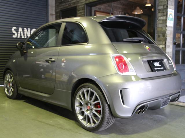 アバルト595 コンペティツィオーネ 禁煙車 7V型ワイドVGA地上デジタルTVナビ バックカメラ 純正オプションドライブレコーダー アームレスト キセノンヘッドライト ブレンボ製4ポッドフロントブレーキキャリパー 純正17インチAW(7枚目)