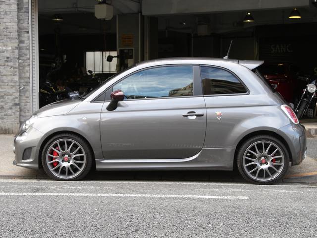 アバルト595 コンペティツィオーネ 禁煙車 7V型ワイドVGA地上デジタルTVナビ バックカメラ 純正オプションドライブレコーダー アームレスト キセノンヘッドライト ブレンボ製4ポッドフロントブレーキキャリパー 純正17インチAW(10枚目)