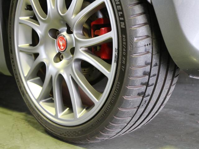 アバルト595 コンペティツィオーネ 禁煙車 7V型ワイドVGA地上デジタルTVナビ バックカメラ 純正オプションドライブレコーダー アームレスト キセノンヘッドライト ブレンボ製4ポッドフロントブレーキキャリパー 純正17インチAW(25枚目)