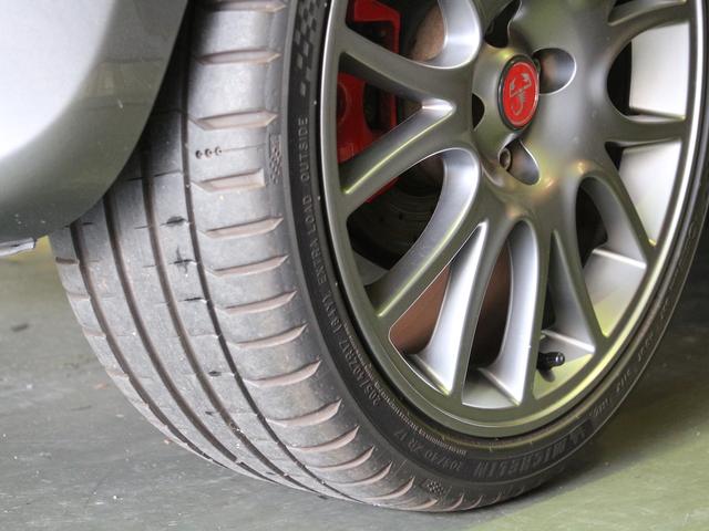 アバルト595 コンペティツィオーネ 禁煙車 7V型ワイドVGA地上デジタルTVナビ バックカメラ 純正オプションドライブレコーダー アームレスト キセノンヘッドライト ブレンボ製4ポッドフロントブレーキキャリパー 純正17インチAW(26枚目)