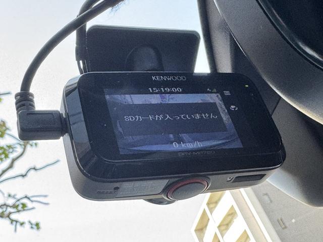 アルテオン Ｒライン　４モーションアドバンス　禁煙車　ナパレザーシート　運転席シートマッサージ機能　前後シートヒーター　アドバンス専用２０ＡＷ　　ヘッドアップディスプレイ　前後タイプドライブレコーダー　ルームミラー一体型レーダー探知機　純正ナビ（6枚目）