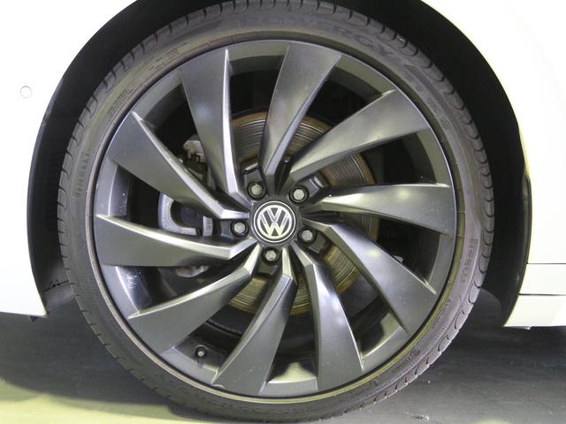 アルテオン Ｒライン　４モーションアドバンス　禁煙車　ナパレザーシート　運転席シートマッサージ機能　前後シートヒーター　アドバンス専用２０ＡＷ　　ヘッドアップディスプレイ　前後タイプドライブレコーダー　ルームミラー一体型レーダー探知機　純正ナビ（21枚目）