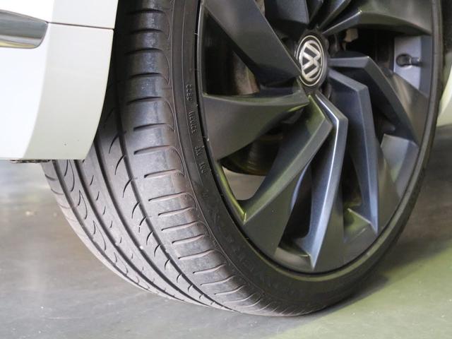 アルテオン Ｒライン　４モーションアドバンス　禁煙車　ナパレザーシート　運転席シートマッサージ機能　前後シートヒーター　アドバンス専用２０ＡＷ　　ヘッドアップディスプレイ　前後タイプドライブレコーダー　ルームミラー一体型レーダー探知機　純正ナビ（28枚目）