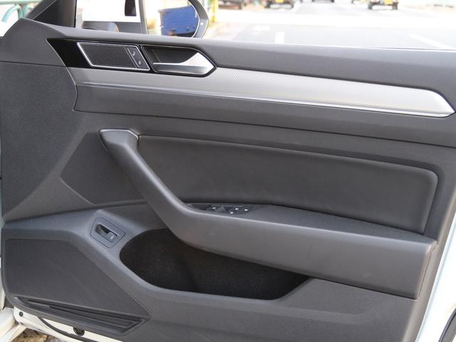 アルテオン Ｒライン　４モーションアドバンス　禁煙車　ナパレザーシート　運転席シートマッサージ機能　前後シートヒーター　アドバンス専用２０ＡＷ　　ヘッドアップディスプレイ　前後タイプドライブレコーダー　ルームミラー一体型レーダー探知機　純正ナビ（42枚目）
