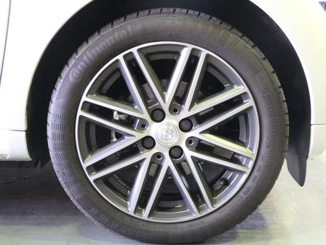 スマートフォーツーカブリオ ホワイトブラウン エディション 禁煙 ストラーダ製9インチフローティングナビ フルセグTV DVD再生 Bカメ 黒茶ハーフレザーシート シートヒーター ブラウンダッシュボード&ドアトリム 全国30台限定(22枚目)