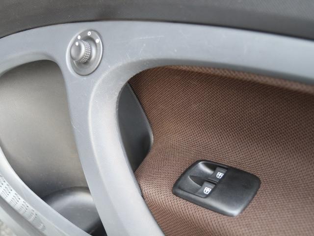 スマートフォーツーカブリオ ホワイトブラウン エディション 禁煙 ストラーダ製9インチフローティングナビ フルセグTV DVD再生 Bカメ 黒茶ハーフレザーシート シートヒーター ブラウンダッシュボード&ドアトリム 全国30台限定(39枚目)