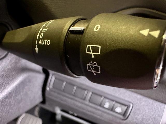 308 アリュール ブルーHDi スペシャルエディション 限定車 禁煙車 パノラミックガラスルーフ Peugeotミラースクリーン リアビューカメラ DENON製HiFiオーディオ LEDヘッドライト 専用17インチアロイホイール レーンキープアシスト(10枚目)