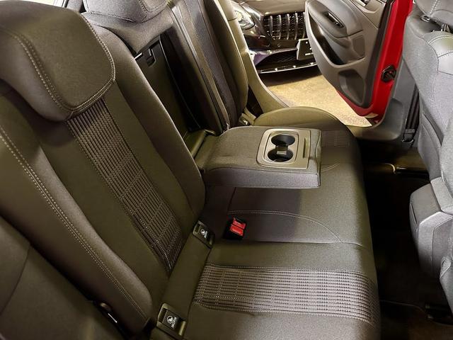 308 アリュール ブルーHDi スペシャルエディション 限定車 禁煙車 パノラミックガラスルーフ Peugeotミラースクリーン リアビューカメラ DENON製HiFiオーディオ LEDヘッドライト 専用17インチアロイホイール レーンキープアシスト(21枚目)