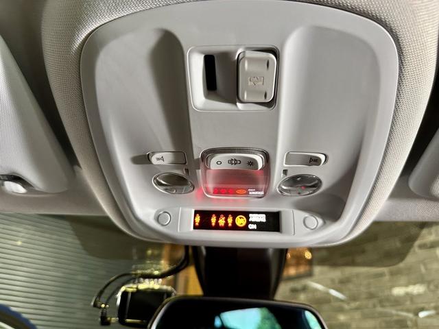 308 アリュール ブルーHDi スペシャルエディション 限定車 禁煙車 パノラミックガラスルーフ Peugeotミラースクリーン リアビューカメラ DENON製HiFiオーディオ LEDヘッドライト 専用17インチアロイホイール レーンキープアシスト(25枚目)