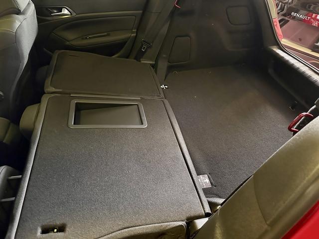 308 アリュール ブルーHDi スペシャルエディション 限定車 禁煙車 パノラミックガラスルーフ Peugeotミラースクリーン リアビューカメラ DENON製HiFiオーディオ LEDヘッドライト 専用17インチアロイホイール レーンキープアシスト(26枚目)