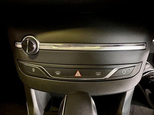 308 アリュール ブルーHDi スペシャルエディション 限定車 禁煙車 パノラミックガラスルーフ Peugeotミラースクリーン リアビューカメラ DENON製HiFiオーディオ LEDヘッドライト 専用17インチアロイホイール レーンキープアシスト(38枚目)