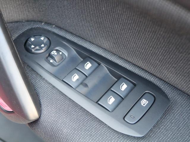 308 アリュール ブルーHDi スペシャルエディション 限定車 禁煙車 パノラミックガラスルーフ Peugeotミラースクリーン リアビューカメラ DENON製HiFiオーディオ LEDヘッドライト 専用17インチアロイホイール レーンキープアシスト(48枚目)
