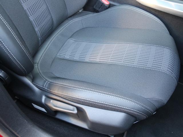 308 アリュール ブルーHDi スペシャルエディション 限定車 禁煙車 パノラミックガラスルーフ Peugeotミラースクリーン リアビューカメラ DENON製HiFiオーディオ LEDヘッドライト 専用17インチアロイホイール レーンキープアシスト(52枚目)